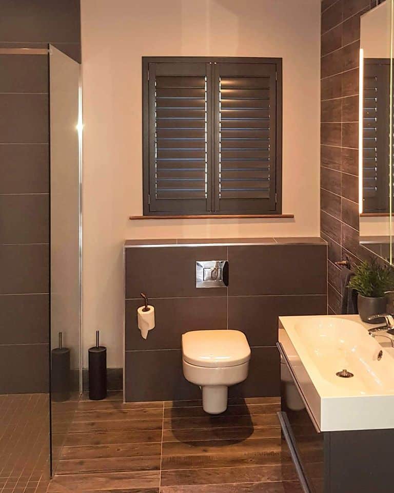 Clay bathroom shutters